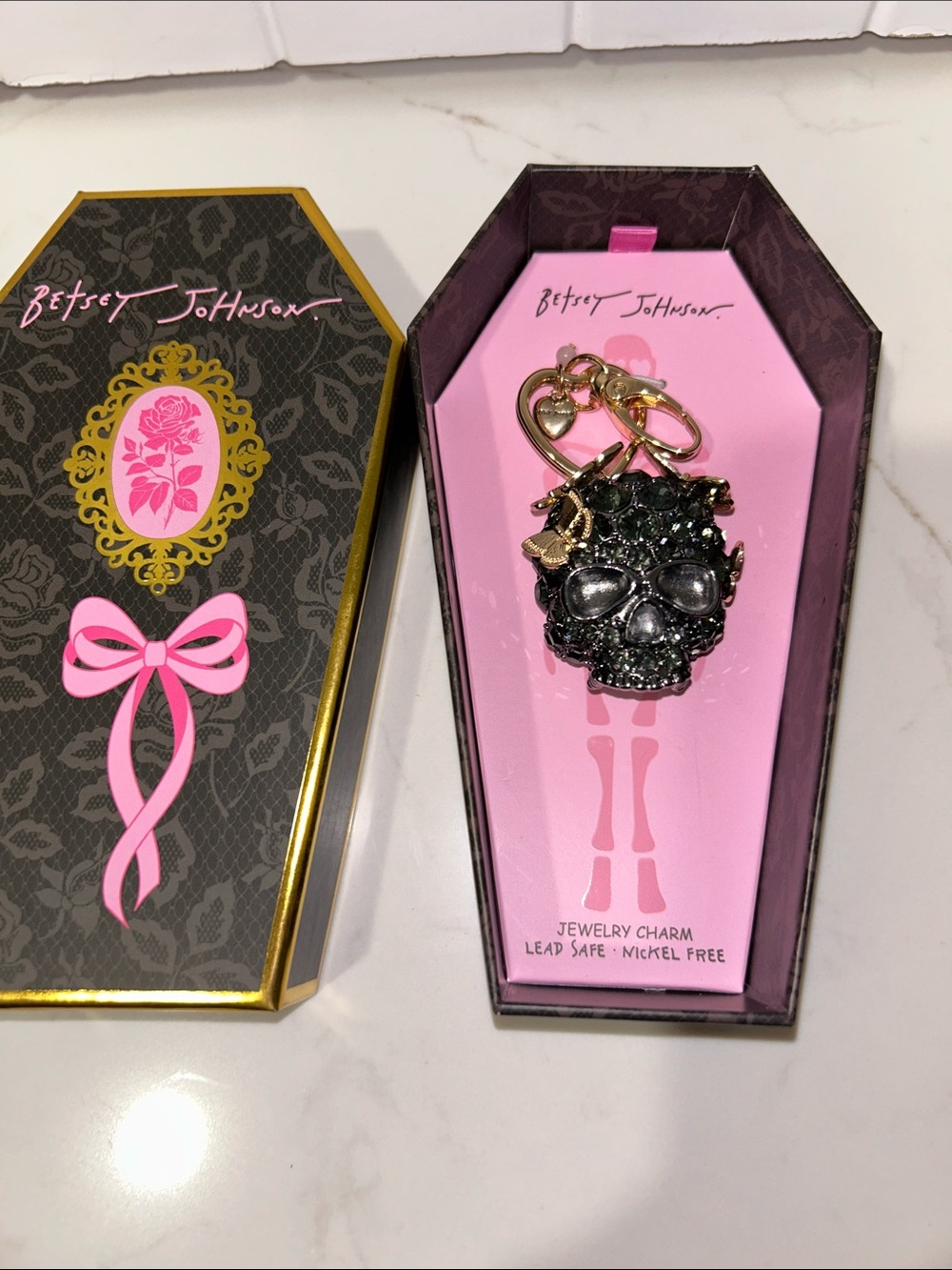 Betsey Johnson black crystal skull& butterfly bag charm keychain NIB/NWT - Picture 8 of 13